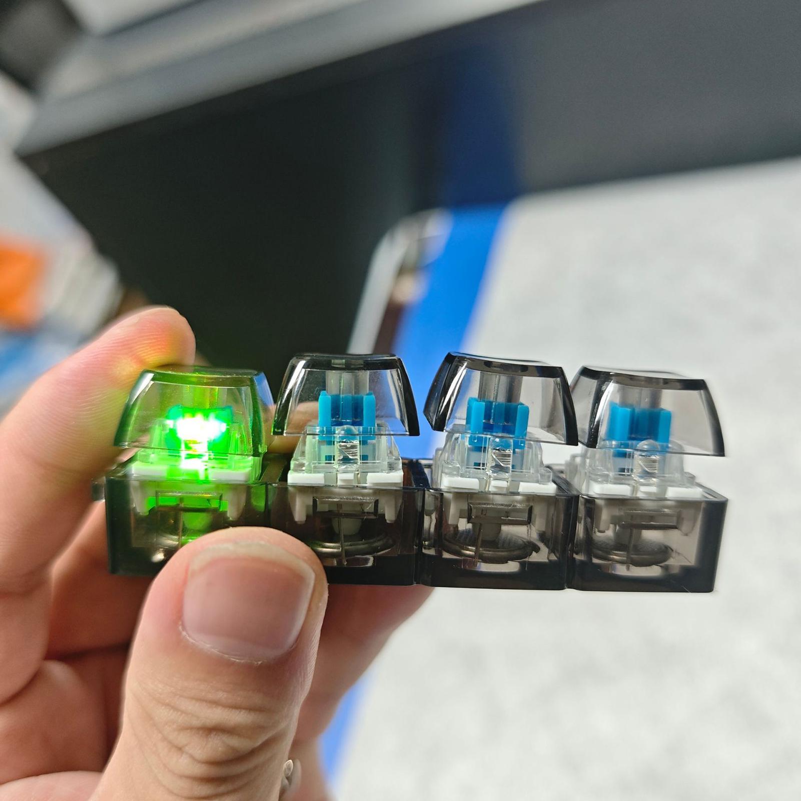 フィジェットキーボード ストレス解消おもちゃ リラックスキー - Keyboard Switch Tester のレビューと価格